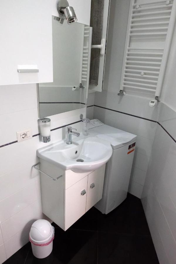 Roma Castel Nepi Home Near Colosseo ภายนอก รูปภาพ